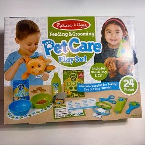 NWT. Melissa & Doug Feeding & Grooming Pet Care PlaySet
Ages 3+. 24 Pieces.